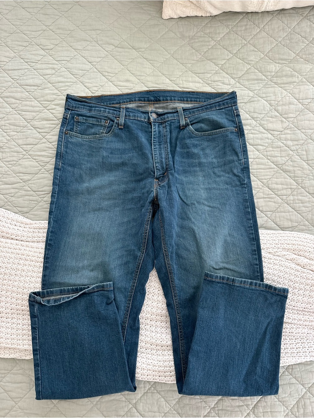 Levi's Men's 541 Straight-Leg Medium Blue Jeans